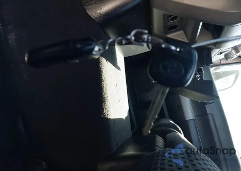 2010 Toyota Tundra Sr5 4.6L V8 z USA, uszkodzony, nr VIN 5TFUM5F15AX013614